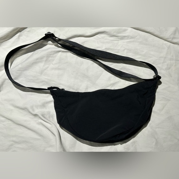 ⭐️Like New⭐️ Uniqlo: Mini Shoulder Bag - Picture 2 of 9